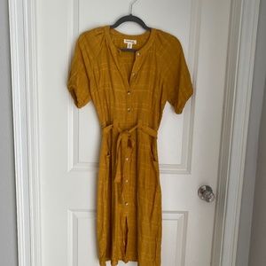 Mid length sleeved dress